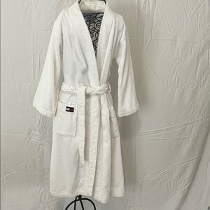 Tommy Hilfiger Classic White Bathrobe
